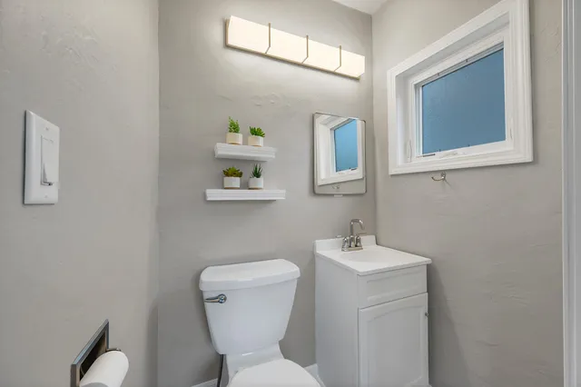 $249,900 | 1119 Wisconsin Avenue, Manitowoc, WI 54220