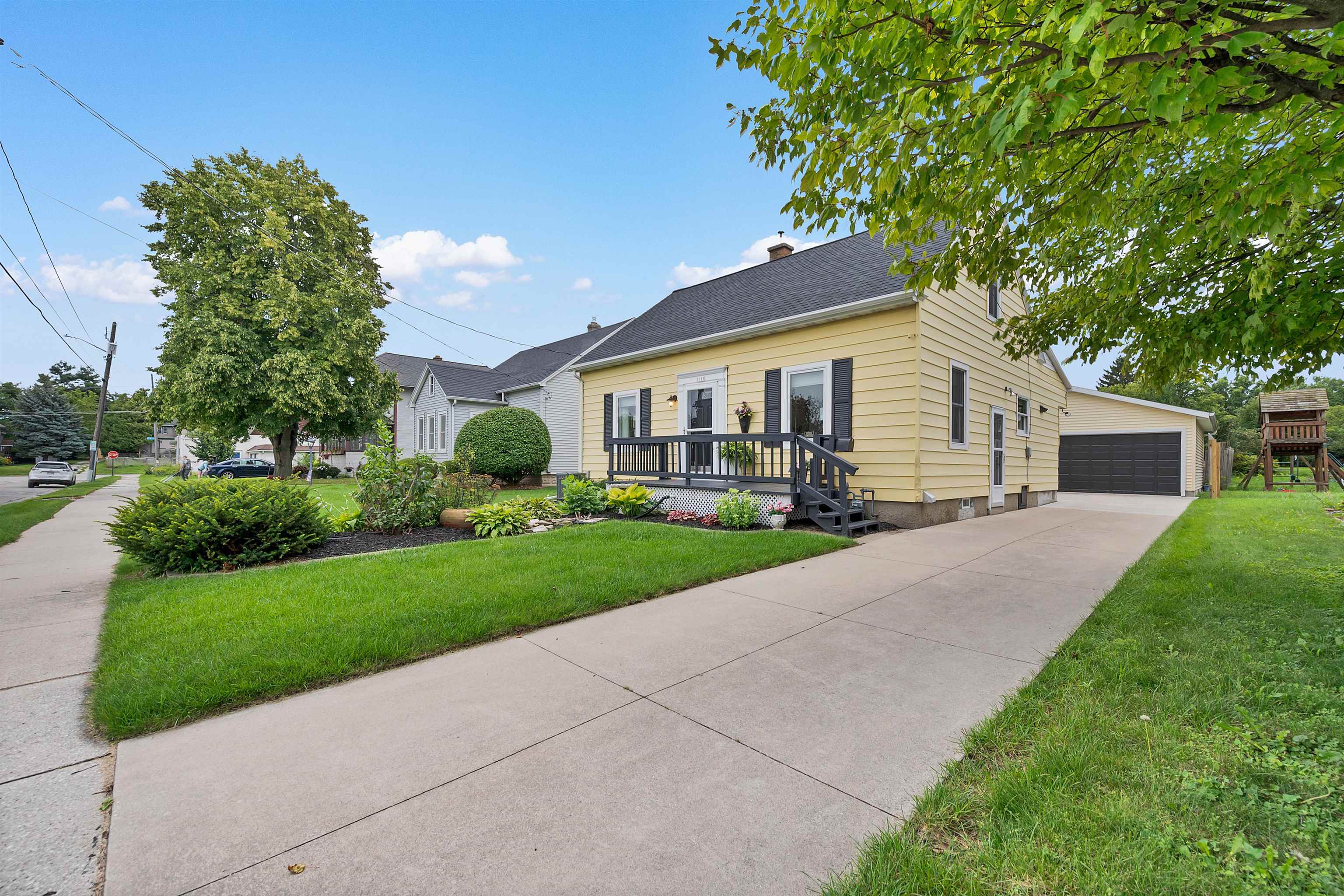 1119 Wisconsin Avenue Manitowoc, WI 54220 - Photo 44 of 75