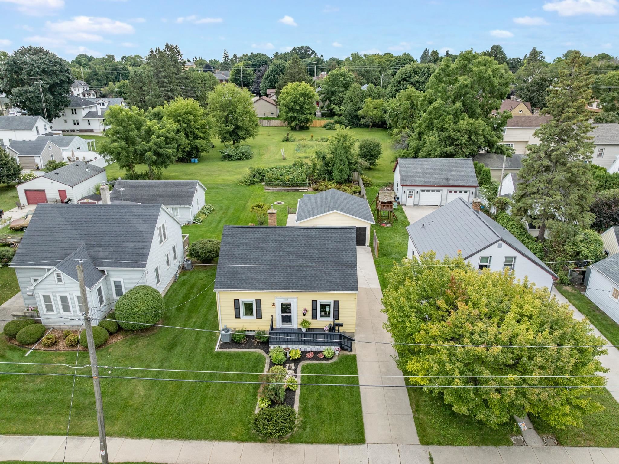1119 Wisconsin Avenue Manitowoc, WI 54220 - Photo 63 of 75