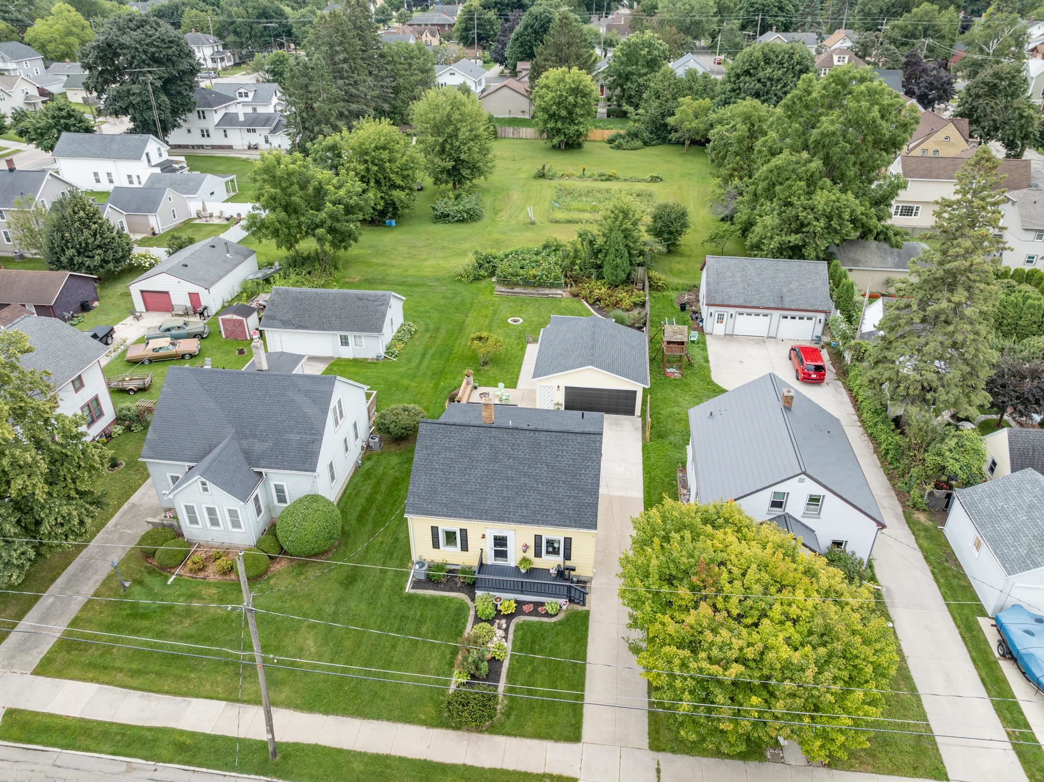 1119 Wisconsin Avenue Manitowoc, WI 54220 - Photo 64 of 75