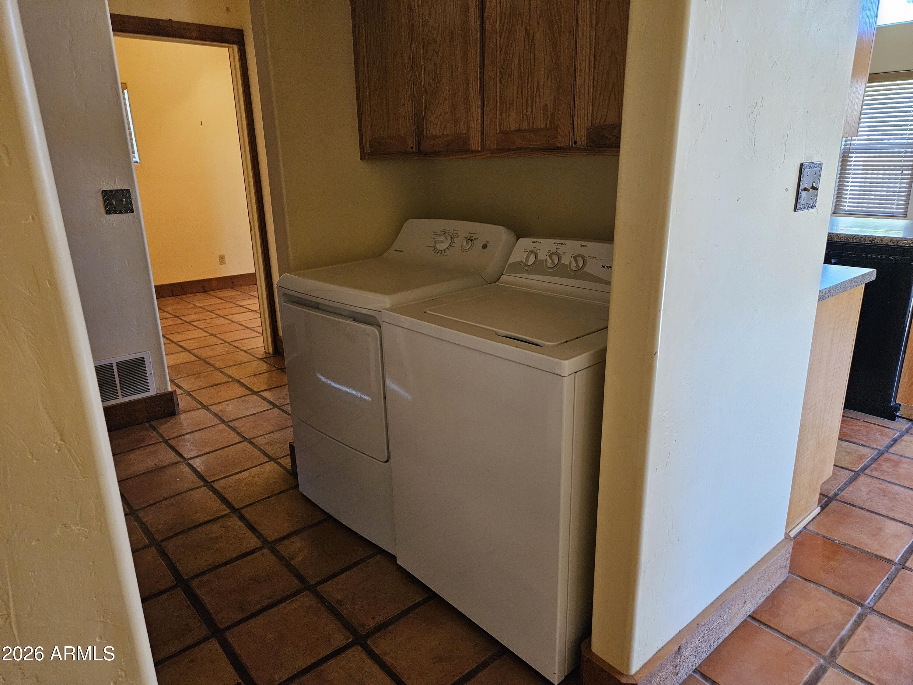 4105 North Washington Avenue Douglas, AZ 85607 - Photo 17 of 61 a utility room with dryer and washer