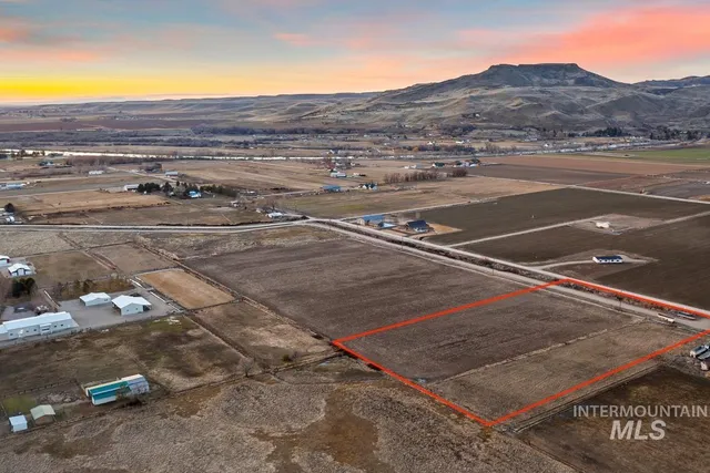 $300,000 | 3700 Lexington Lane, Emmett, ID 83617