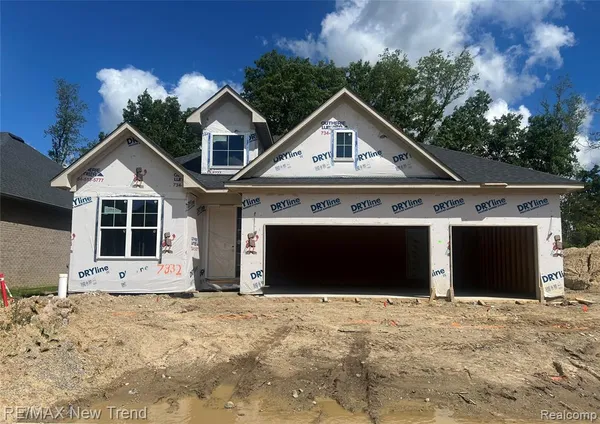 $690,000 | 7832 Trailside Court, West Bloomfield, MI 48323