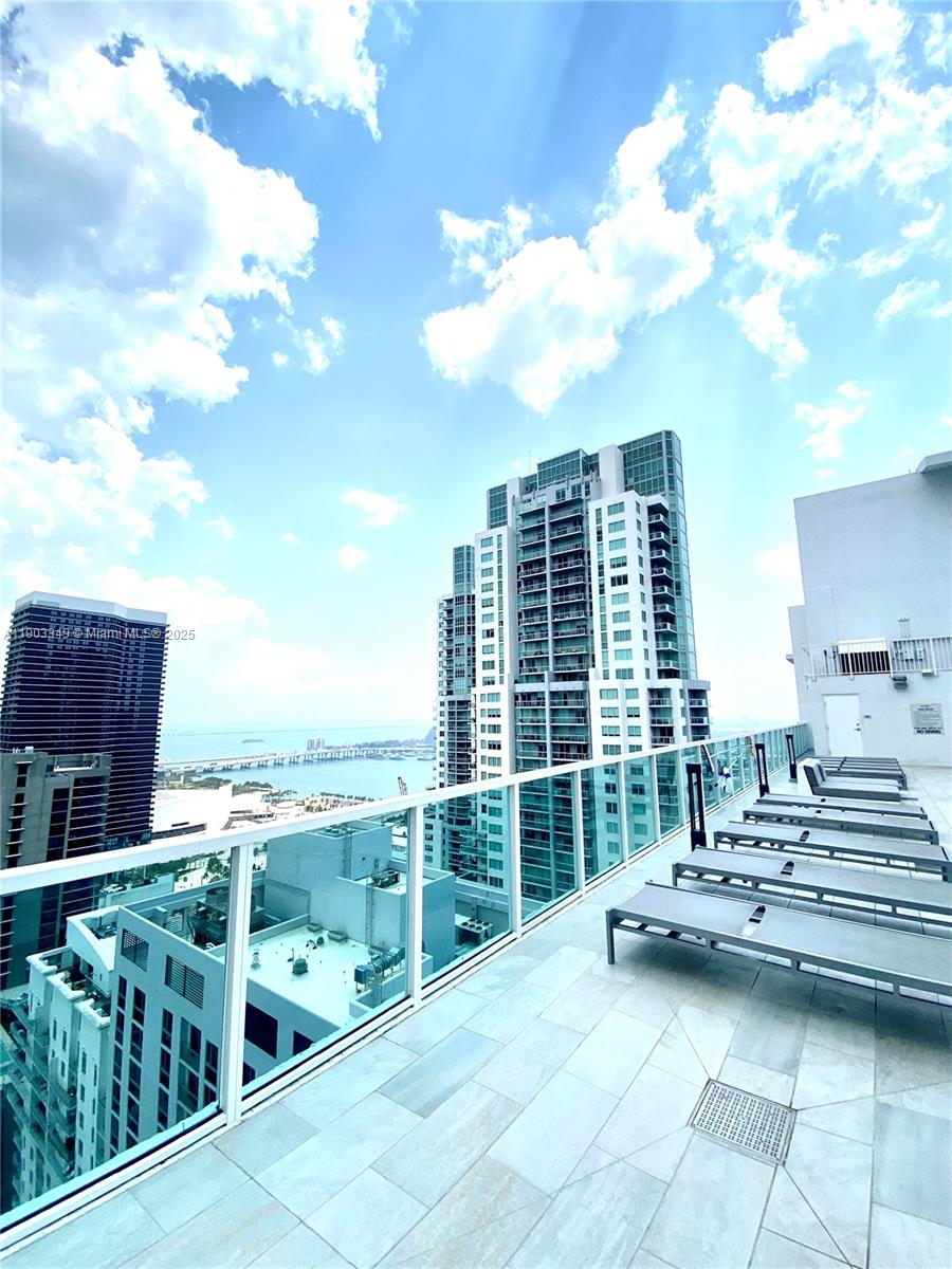 133 Northeast 2nd Avenue, Unit 2904 Miami, FL 33132 - Photo 8 of 11 a view of roof deck with open kitchen