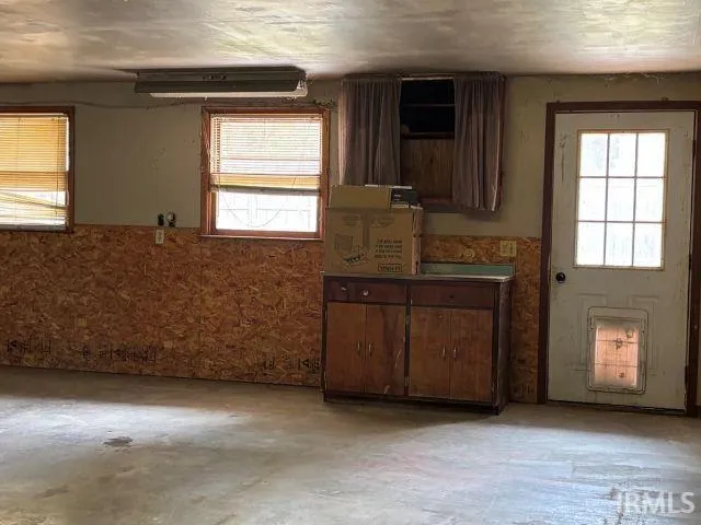 $165,900 | 507 East Viola Avenue, Washington, IN 47501