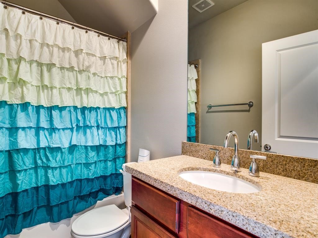 1246 Sampson Street Houston, TX 77003 - Photo 12 of 18 Bathroom on the first floor.