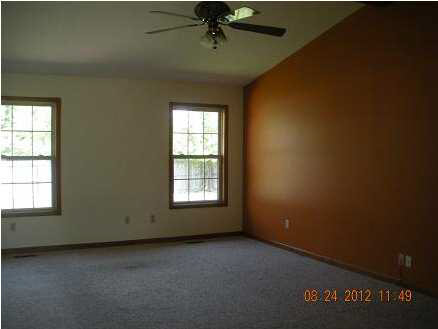 9600 Rabbit Run Drive Newburgh, IN 47630 - Photo 2 of 7