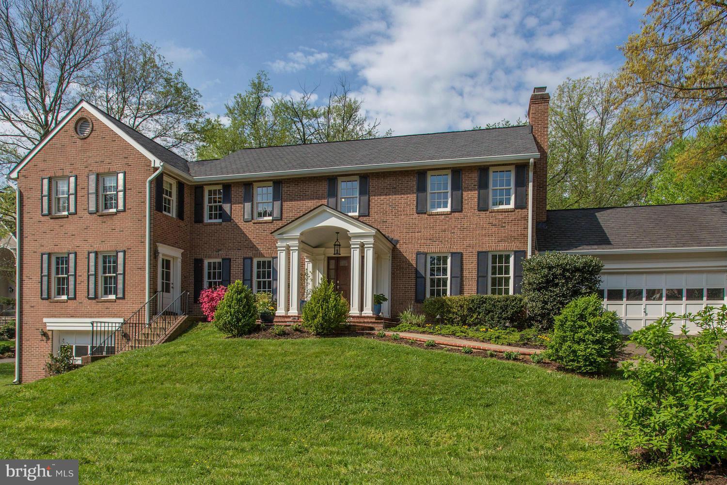 6263 Park Road McLean, VA 22101 - Photo 1 of 28 Exterior (Front)