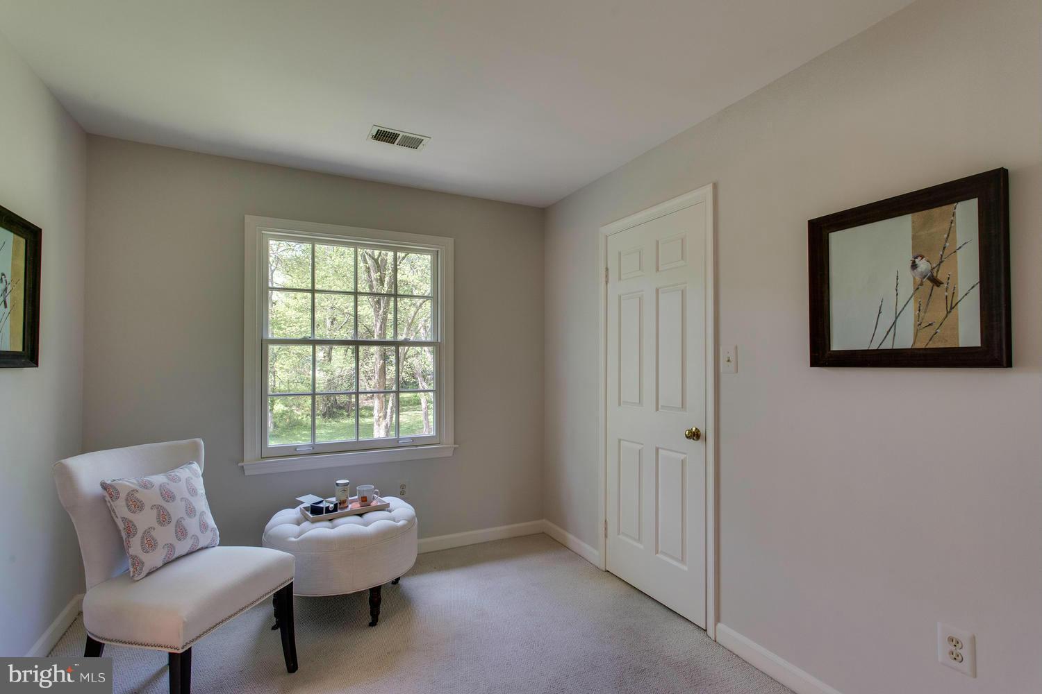 6263 Park Road McLean, VA 22101 - Photo 13 of 28 Bedroom (Master) Sitting Room