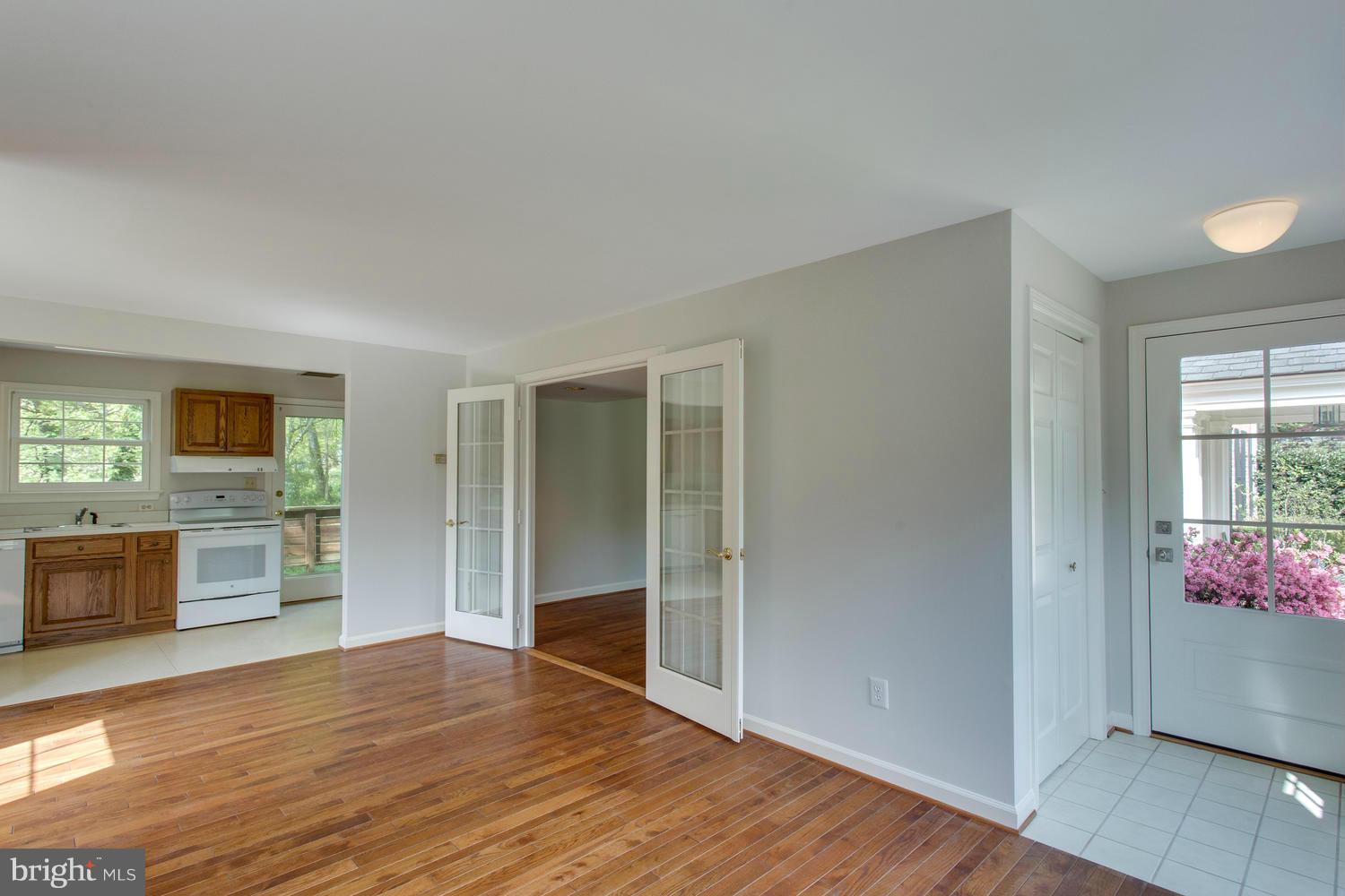 6263 Park Road McLean, VA 22101 - Photo 17 of 28 In-Law Family Room