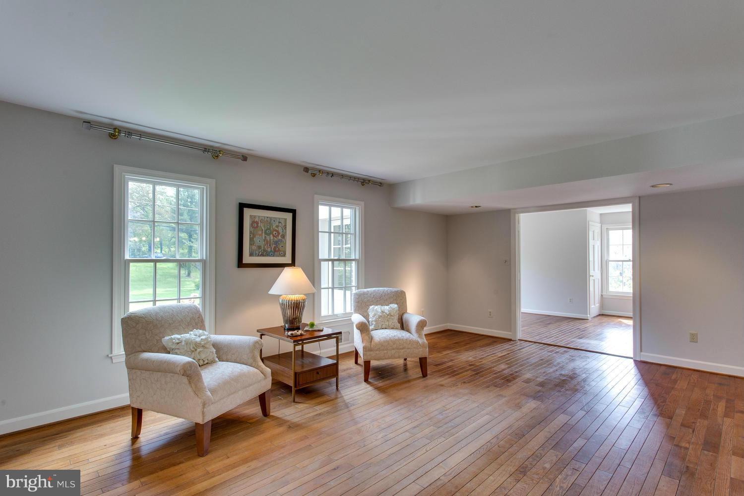 6263 Park Road McLean, VA 22101 - Photo 10 of 28 Family Room