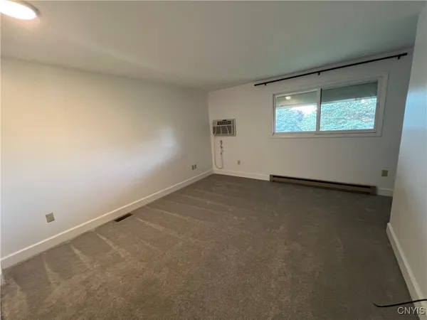 $1,900 | 47 West Utica Street, Oswego, NY 13126