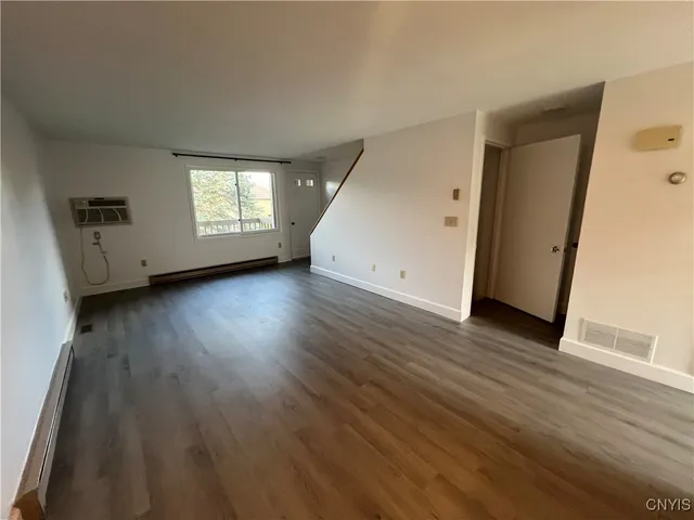 $2,100 | 47 West Utica Street, Oswego, NY 13126