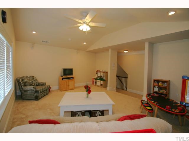 9643 Club Valley Way Raleigh, NC 27617 - Photo 10 of 12 Gallery Image 10