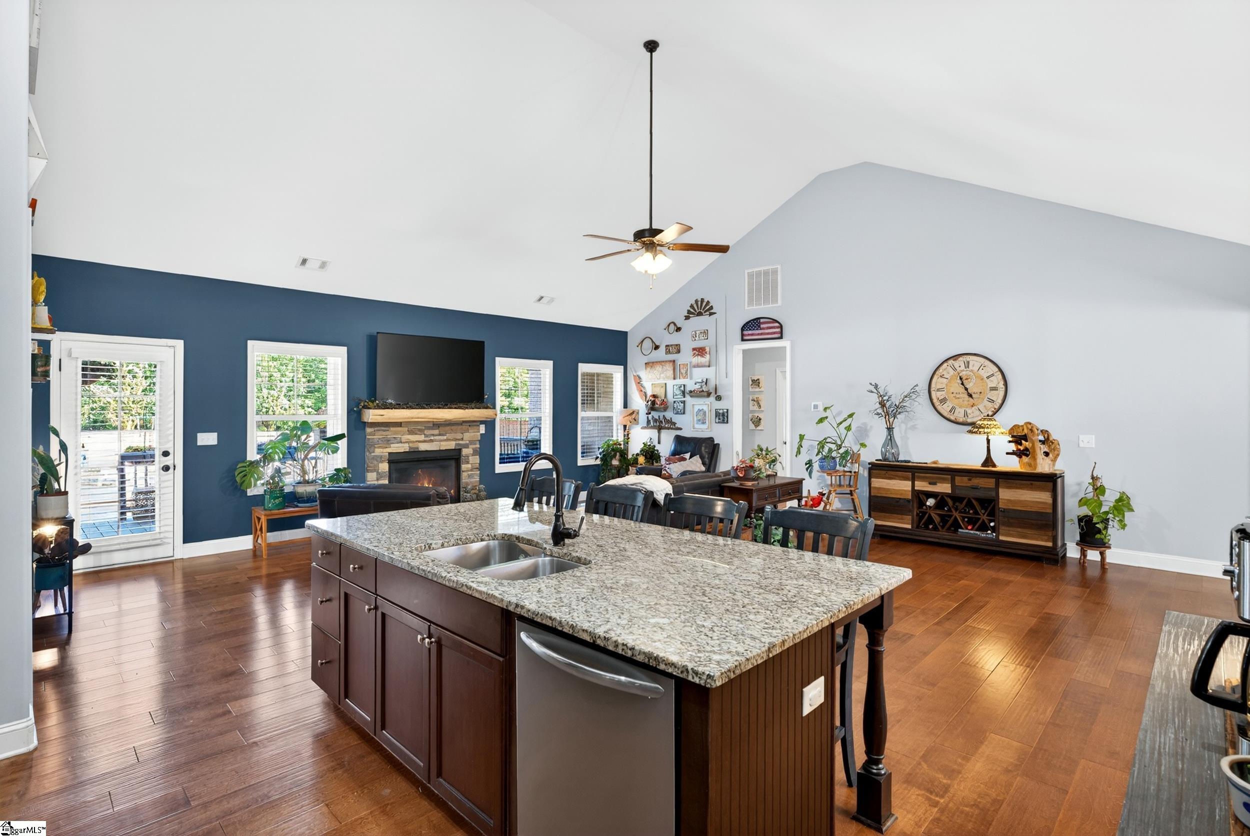 205 Cedar Knl Way Greer, SC 29651 - Photo 14 of 45