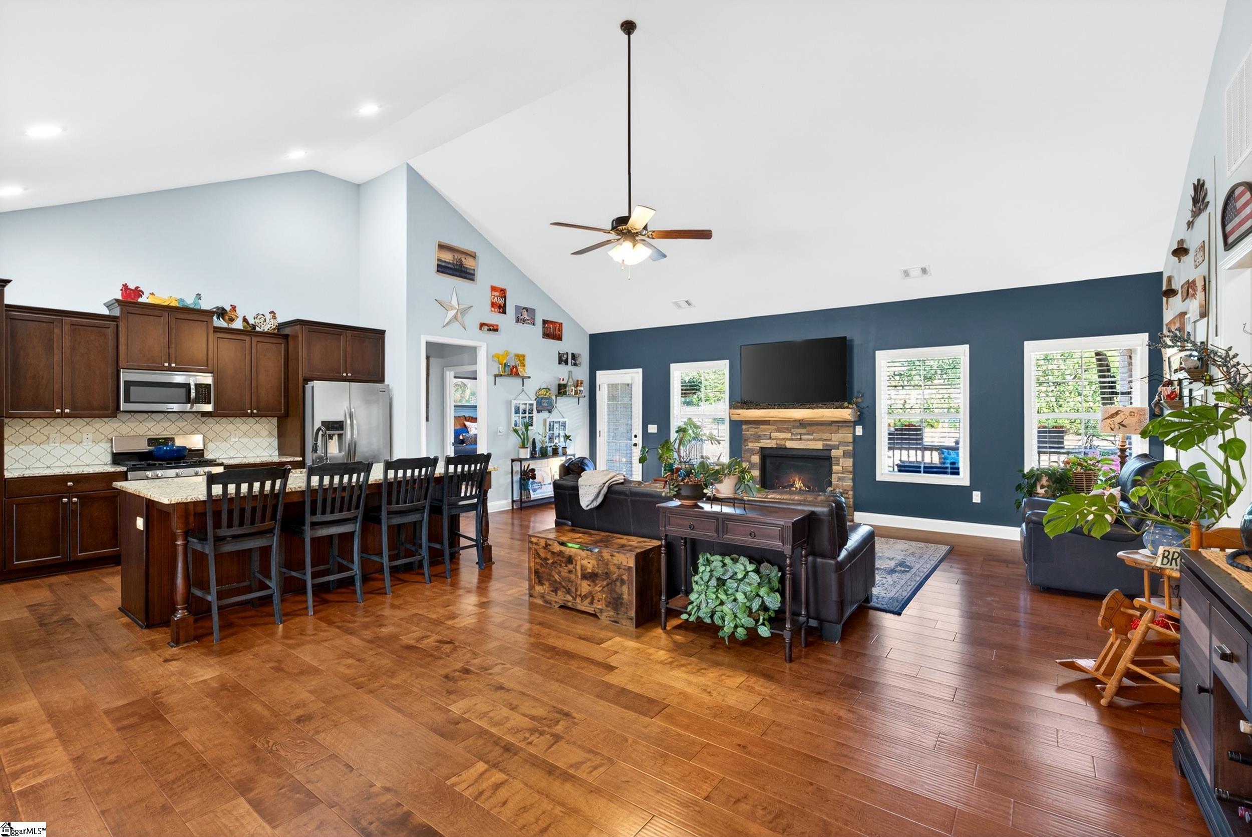 205 Cedar Knl Way Greer, SC 29651 - Photo 9 of 45