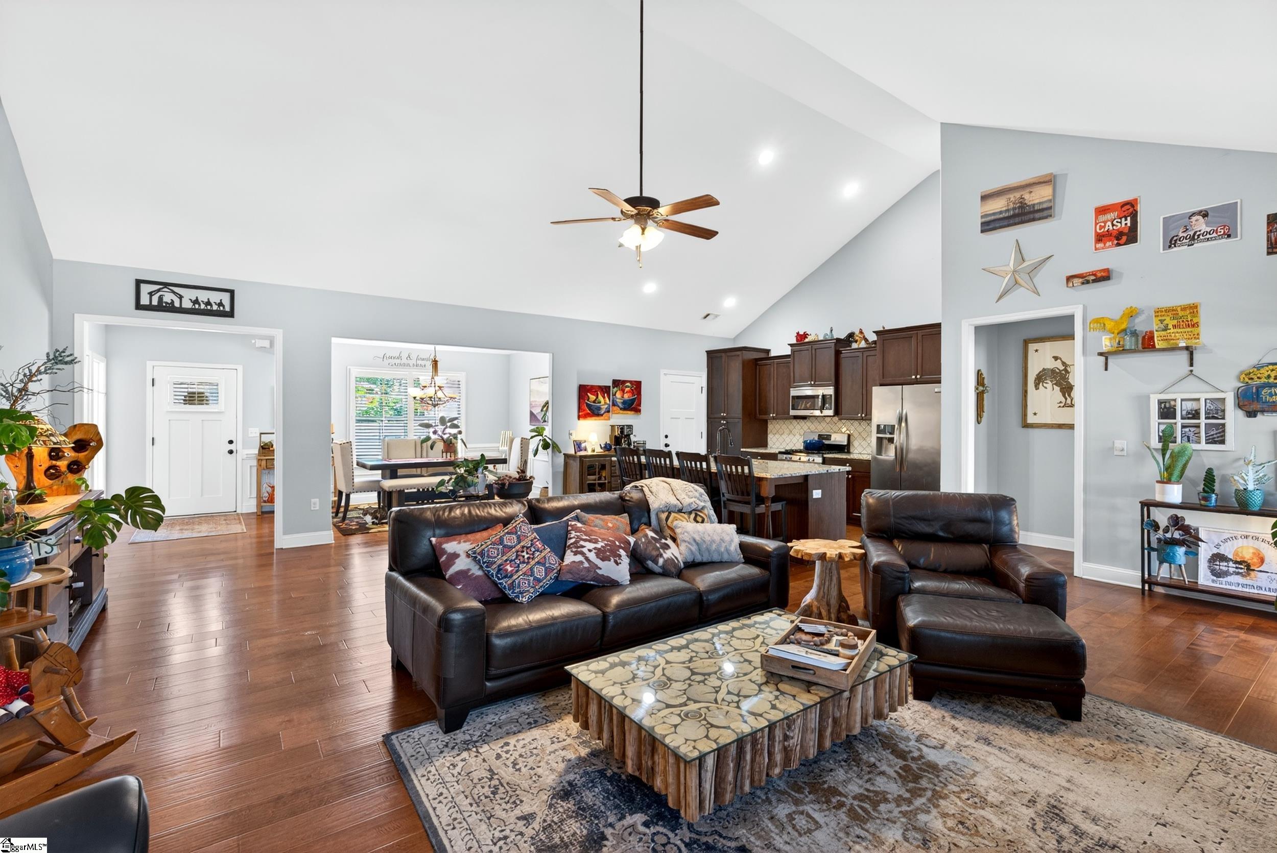 205 Cedar Knl Way Greer, SC 29651 - Photo 10 of 45