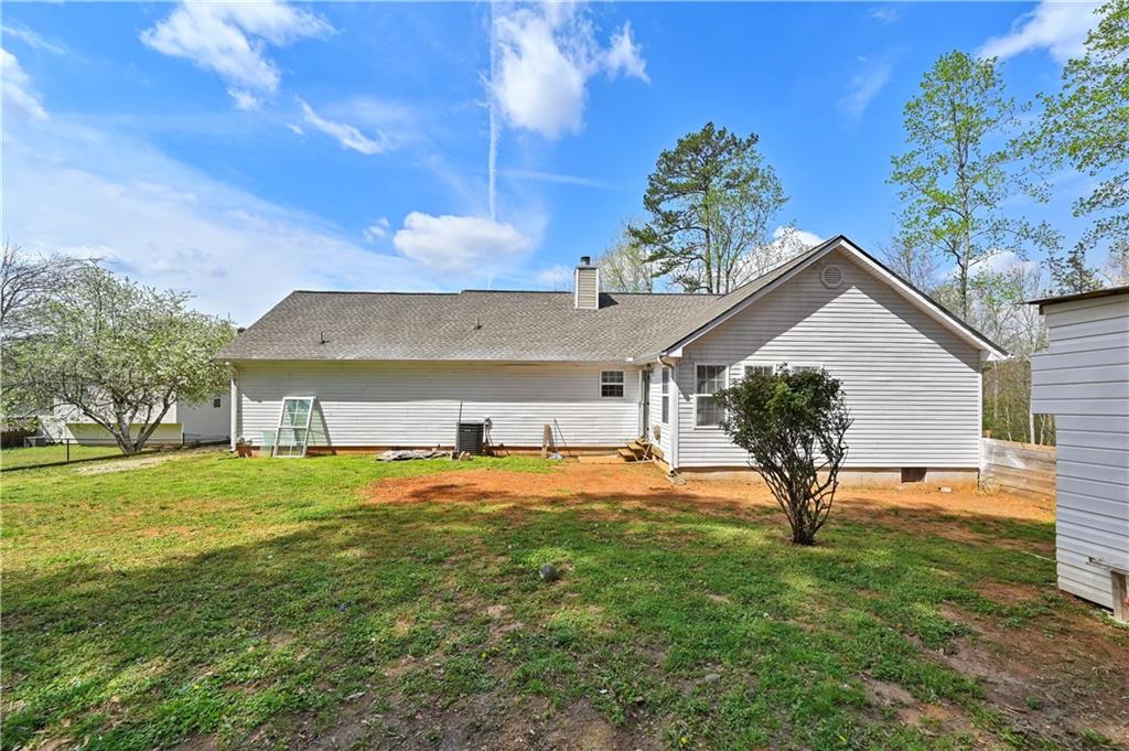 125 Tricias Way Temple, GA 30179 - Photo 38 of 39 a house view with a garden space