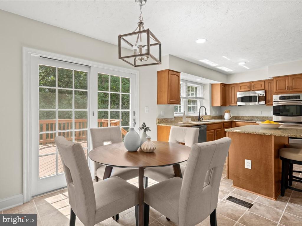 12709 Roark Court Reston, VA 20191 - Photo 19 of 51 Breakfast Area