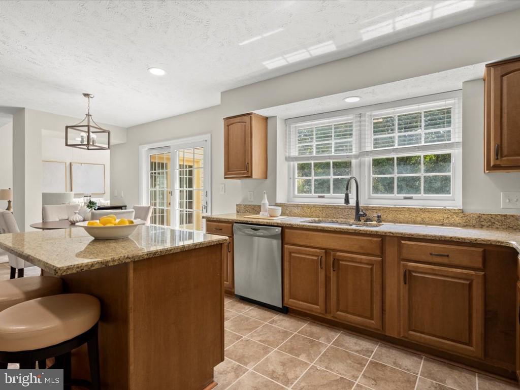 12709 Roark Court Reston, VA 20191 - Photo 21 of 51 Kitchen