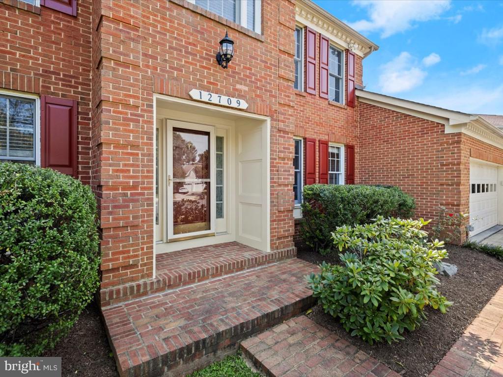 12709 Roark Court Reston, VA 20191 - Photo 3 of 51 Gallery Image 3