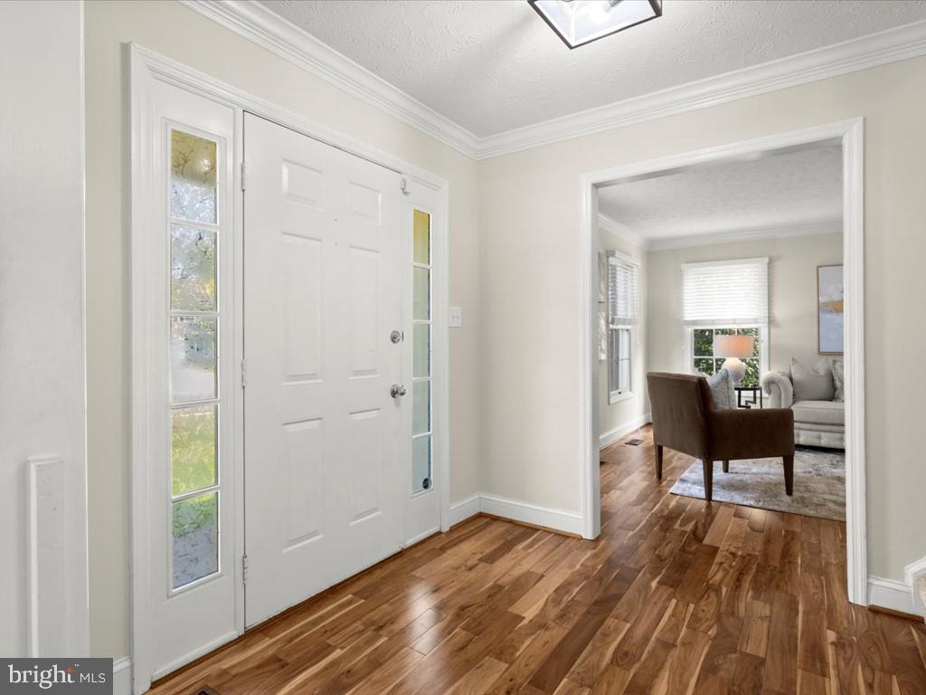 12709 Roark Court Reston, VA 20191 - Photo 4 of 51 Entry Foyer
