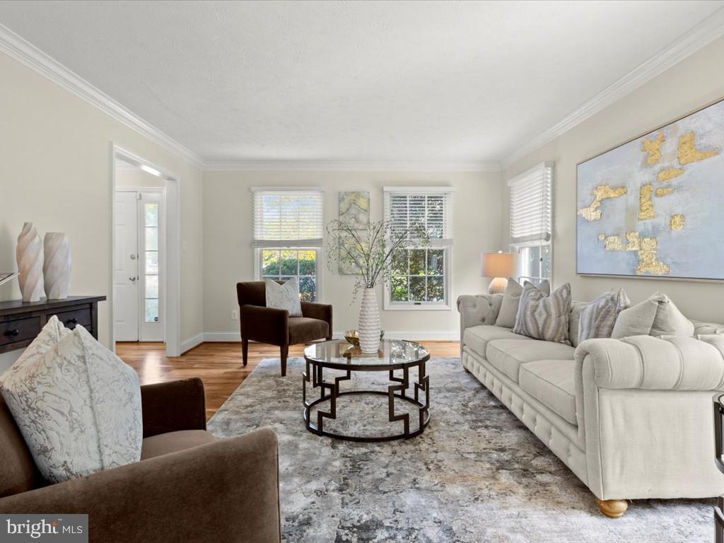 12709 Roark Court Reston, VA 20191 - Photo 6 of 51 Living Room