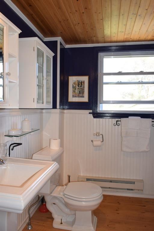 37 Nequasset Road Woolwich, ME 04579 - Photo 21 of 25 Charming 2nd floor bathroom.