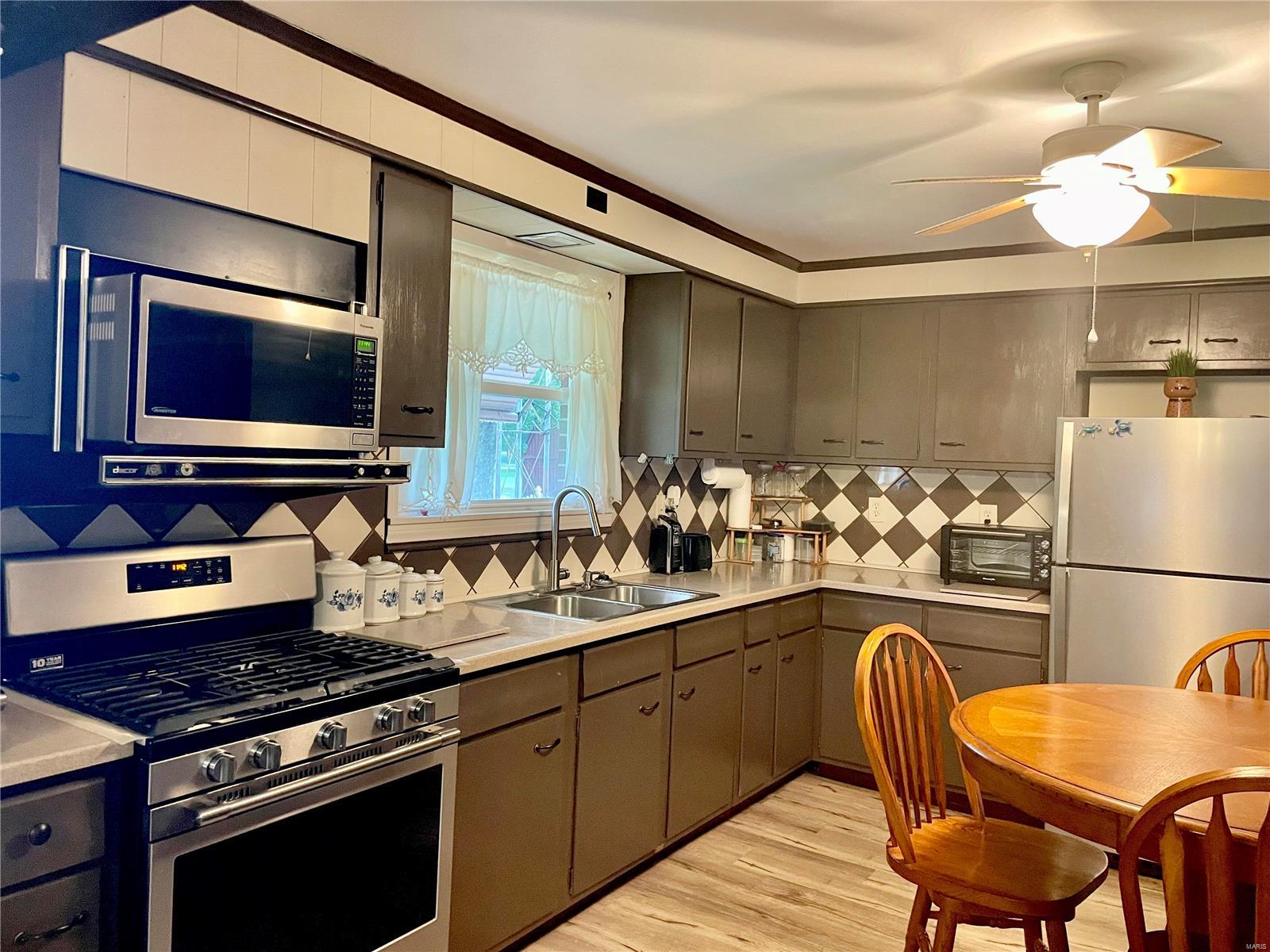 400 Dorsey Road Gillespie, IL 62033 - Photo 12 of 25