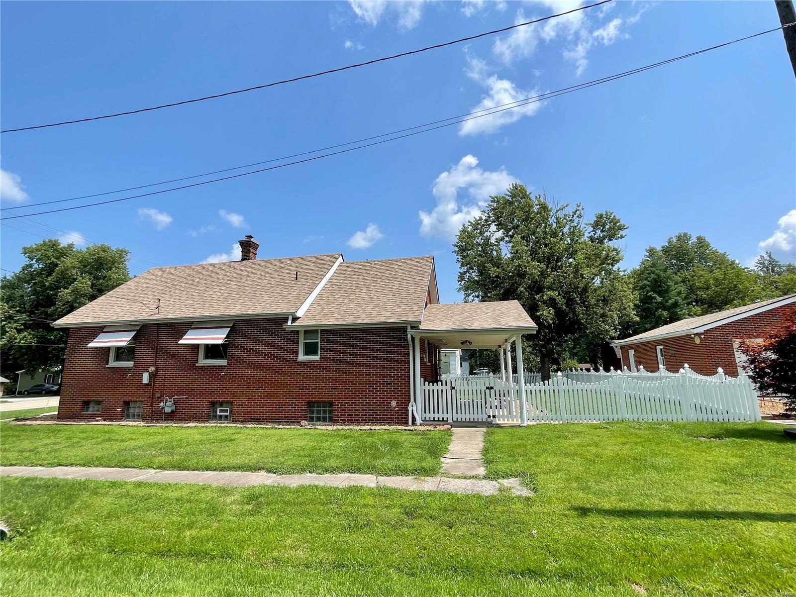 400 Dorsey Road Gillespie, IL 62033 - Photo 2 of 25