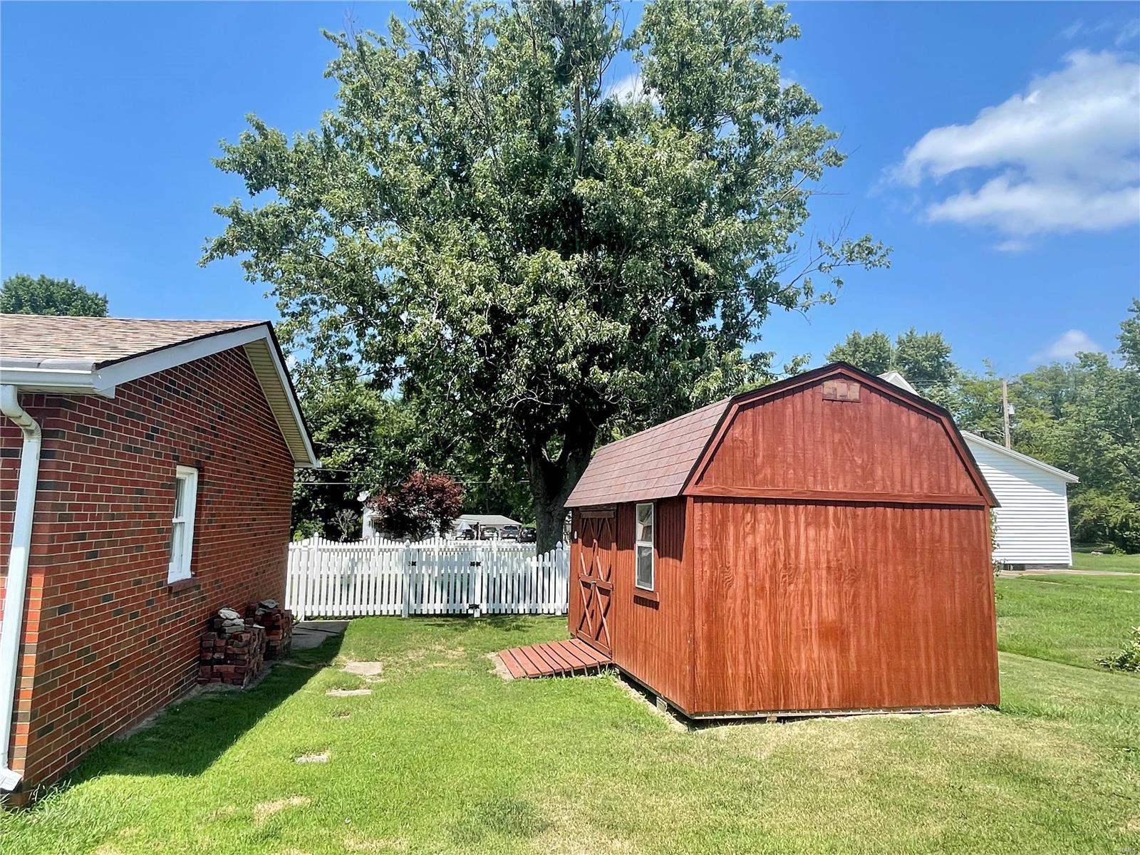 400 Dorsey Road Gillespie, IL 62033 - Photo 8 of 25