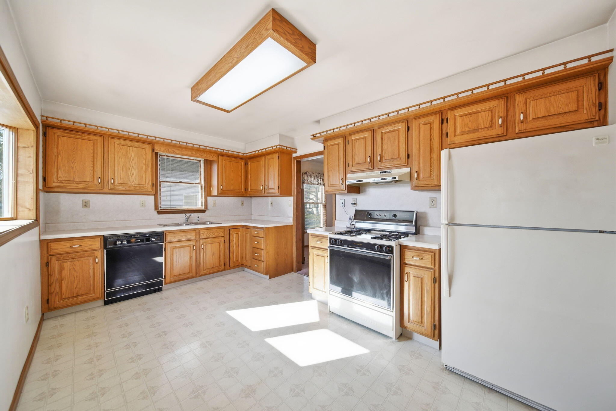 409 Bates Street Jackson, MI 49202 - Photo 14 of 45 14