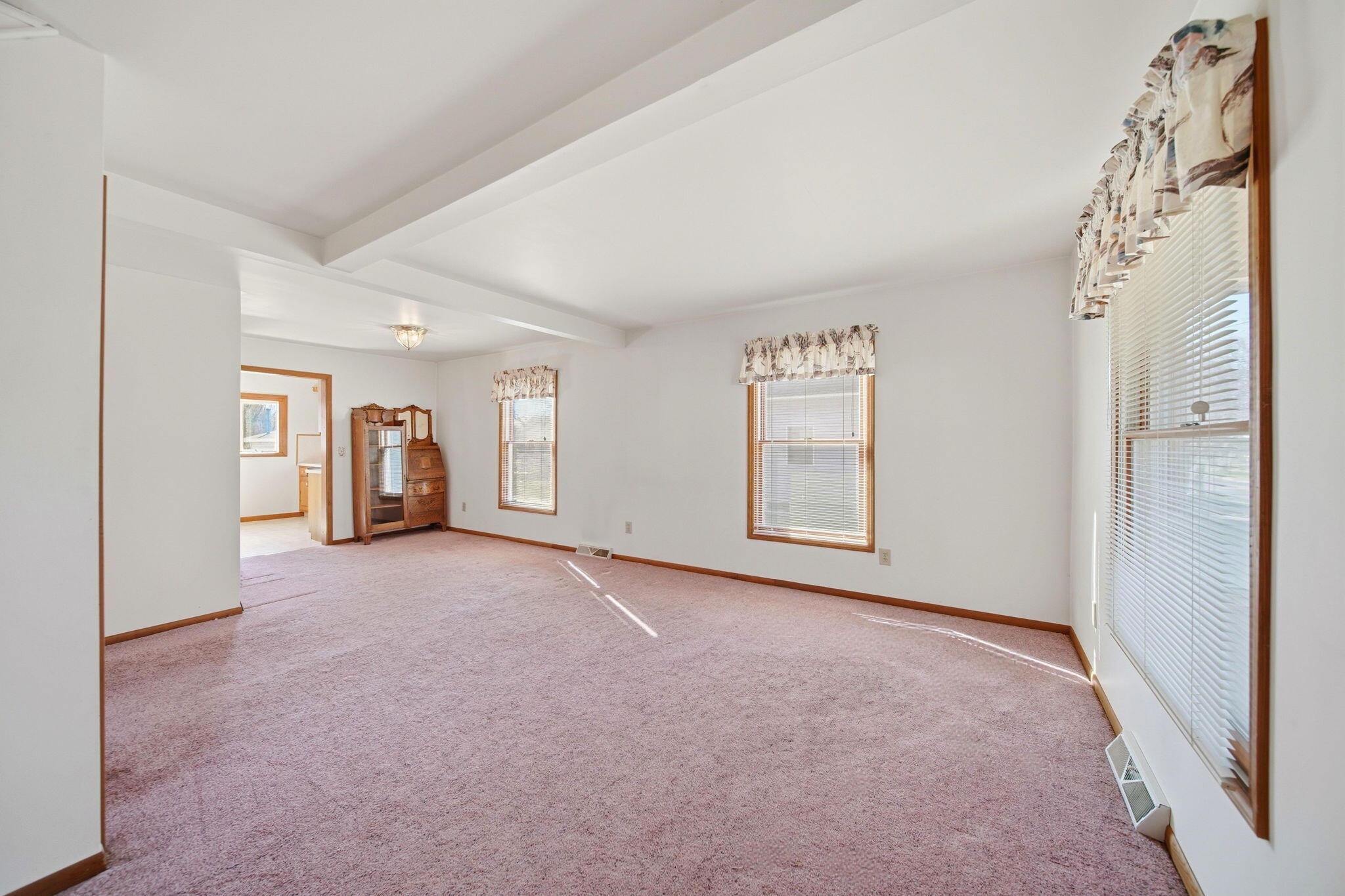 409 Bates Street Jackson, MI 49202 - Photo 8 of 45 8