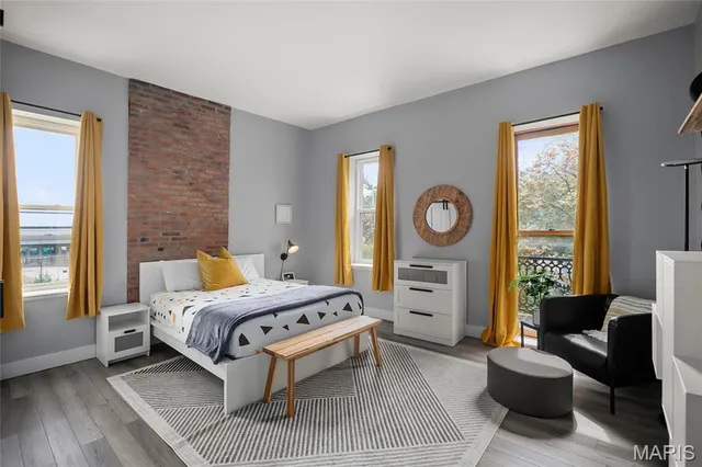 $2,000 | 815 Rutger Street, St. Louis, MO 63104