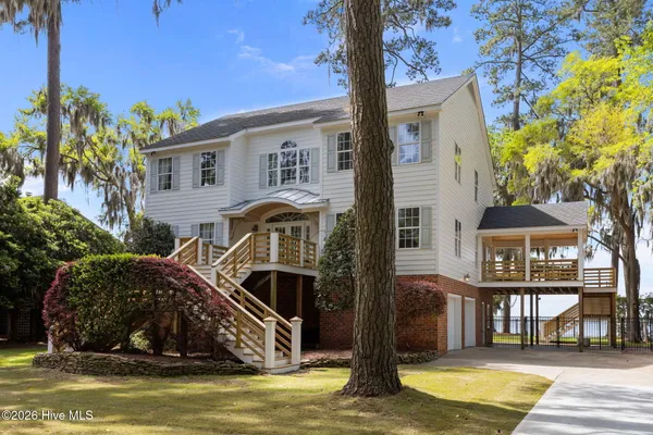 $1,500,000 | 127 Riverview Drive, Washington, NC 27889