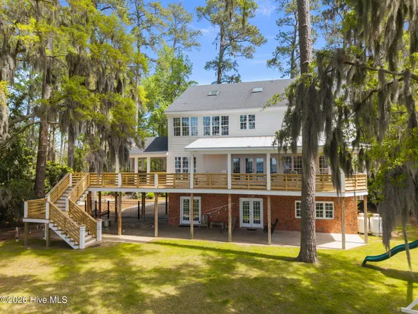 $1,500,000 | 127 Riverview Drive, Washington, NC 27889