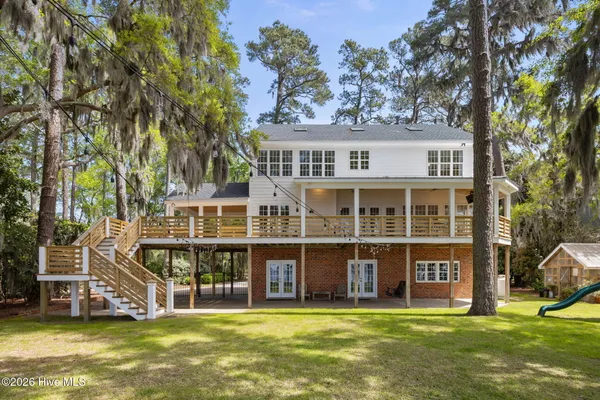 $1,500,000 | 127 Riverview Drive, Washington, NC 27889