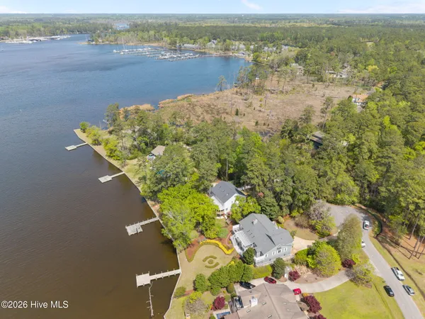 $1,500,000 | 127 Riverview Drive, Washington, NC 27889