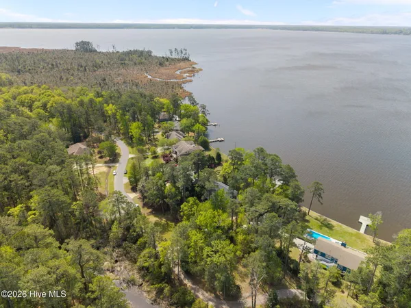 $1,500,000 | 127 Riverview Drive, Washington, NC 27889