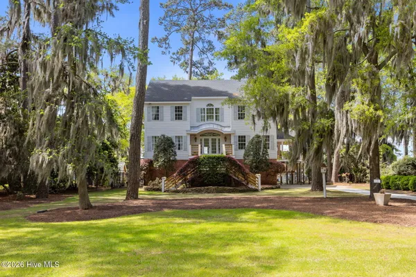 $1,500,000 | 127 Riverview Drive, Washington, NC 27889