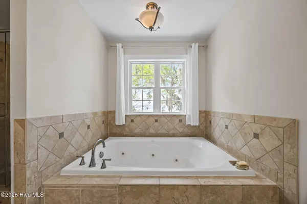 $1,500,000 | 127 Riverview Drive, Washington, NC 27889