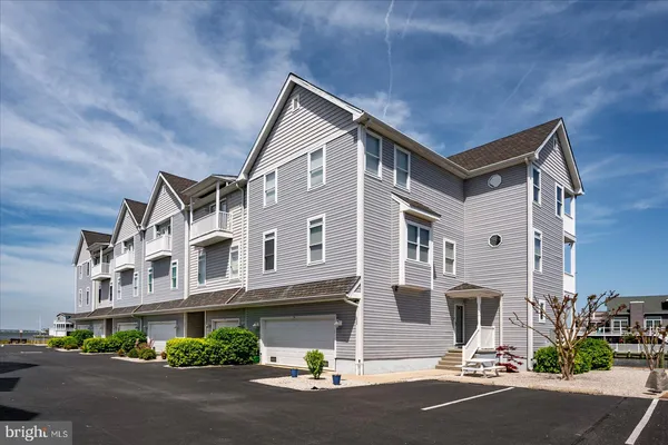 $1,199,990 | 39078 Beacon Drive, Unit 18, Fenwick Island, DE 19944