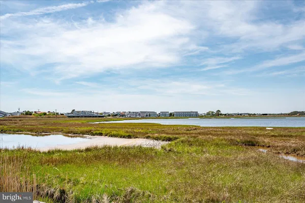 $1,199,990 | 39078 Beacon Drive, Unit 18, Fenwick Island, DE 19944