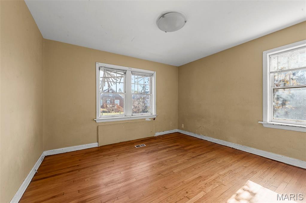 8738 Partridge Avenue St. Louis, MO 63147 - Photo 11 of 27