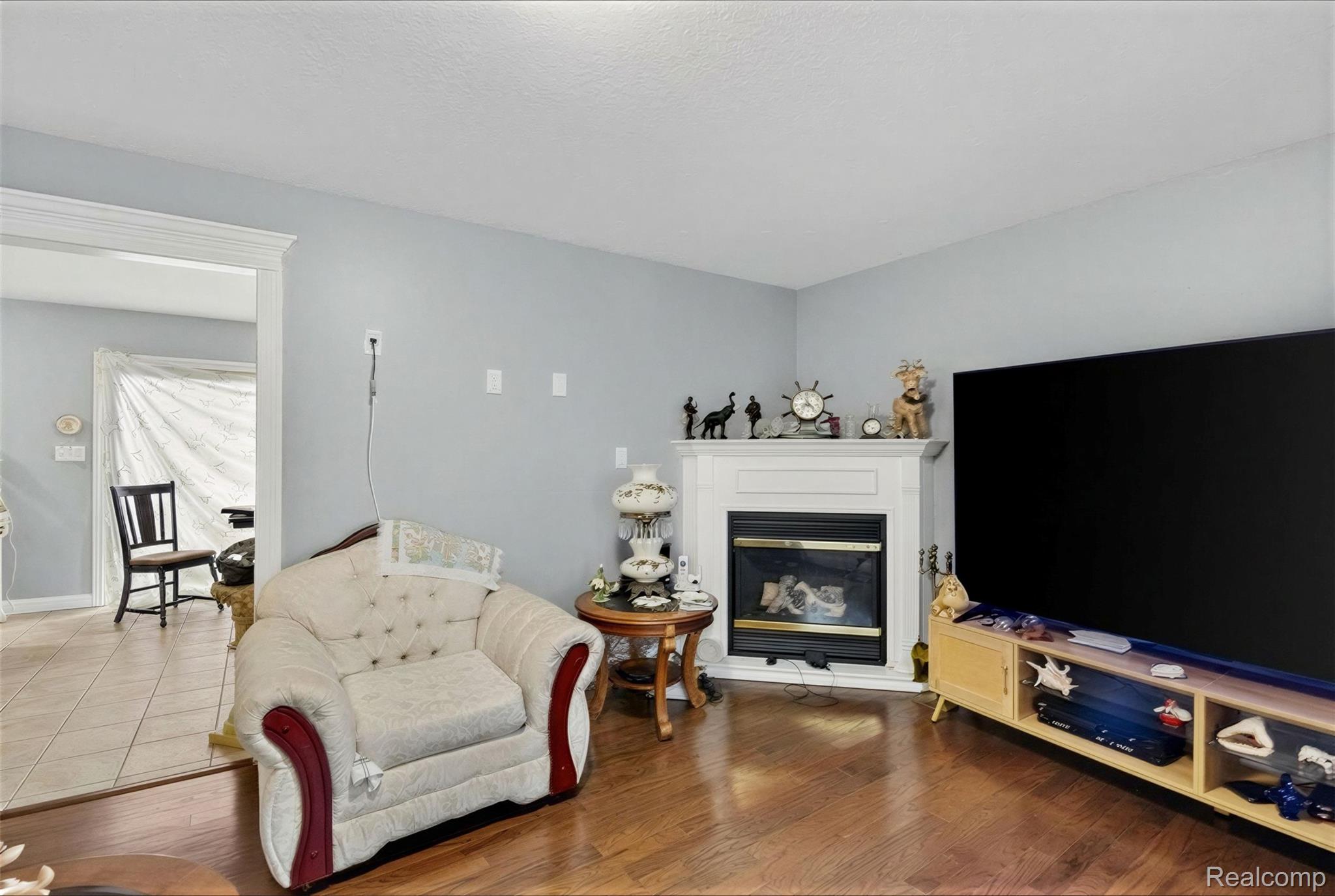 6198 Brancheau Road Newport, MI 48166 - Photo 17 of 47 12-6198-Brancheau-St-WindowStill-Photography.jpg