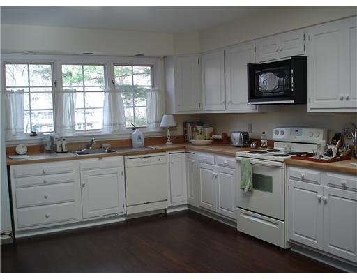 800 Delafield Avenue Pittsburgh, PA 15215 - Photo 4 of 10 Kitchen.