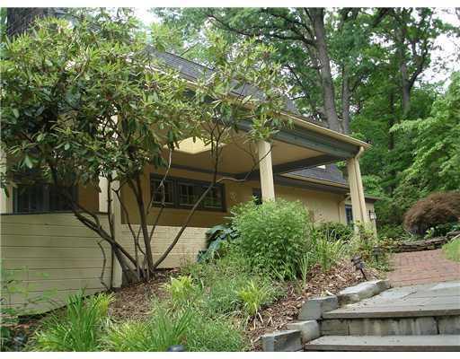 800 Delafield Avenue Pittsburgh, PA 15215 - Photo 7 of 10 Exterior Back.