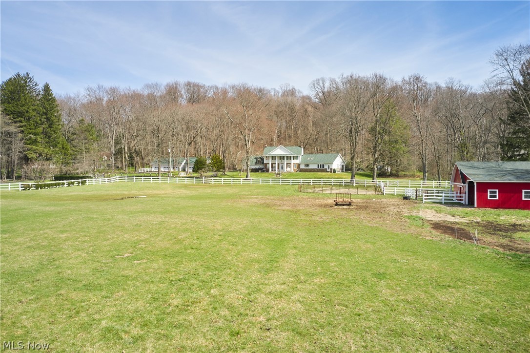 535 Crystal Lake Road Akron, OH 44333 - Photo 3 of 40