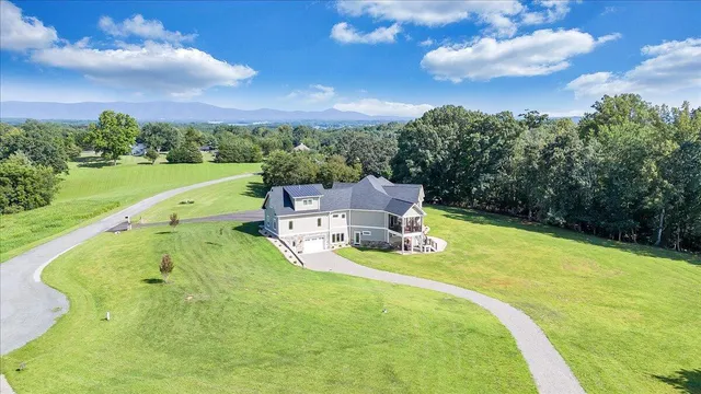 $1,490,000 | 737 Camellia Place, Moneta, VA 24121