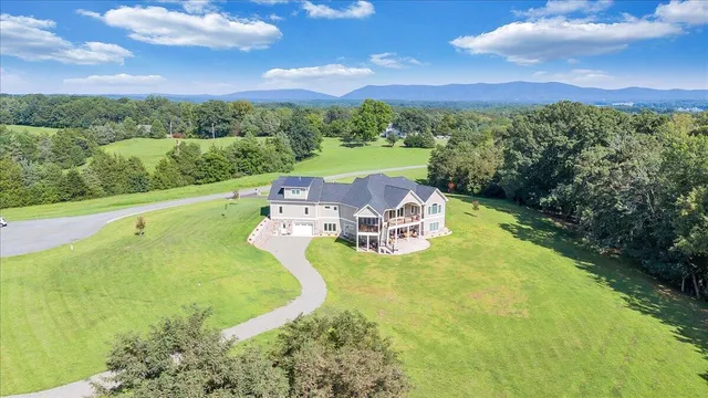$1,490,000 | 737 Camellia Place, Moneta, VA 24121